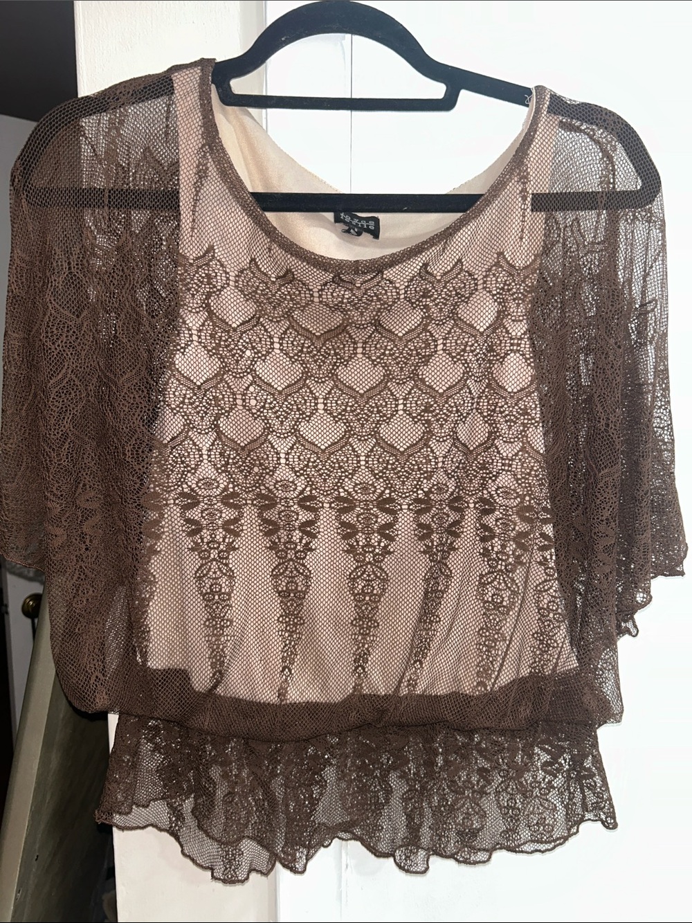 vintage Y2K era Joyce Leslie layered lace mesh poncho overlay beige tank Blouse